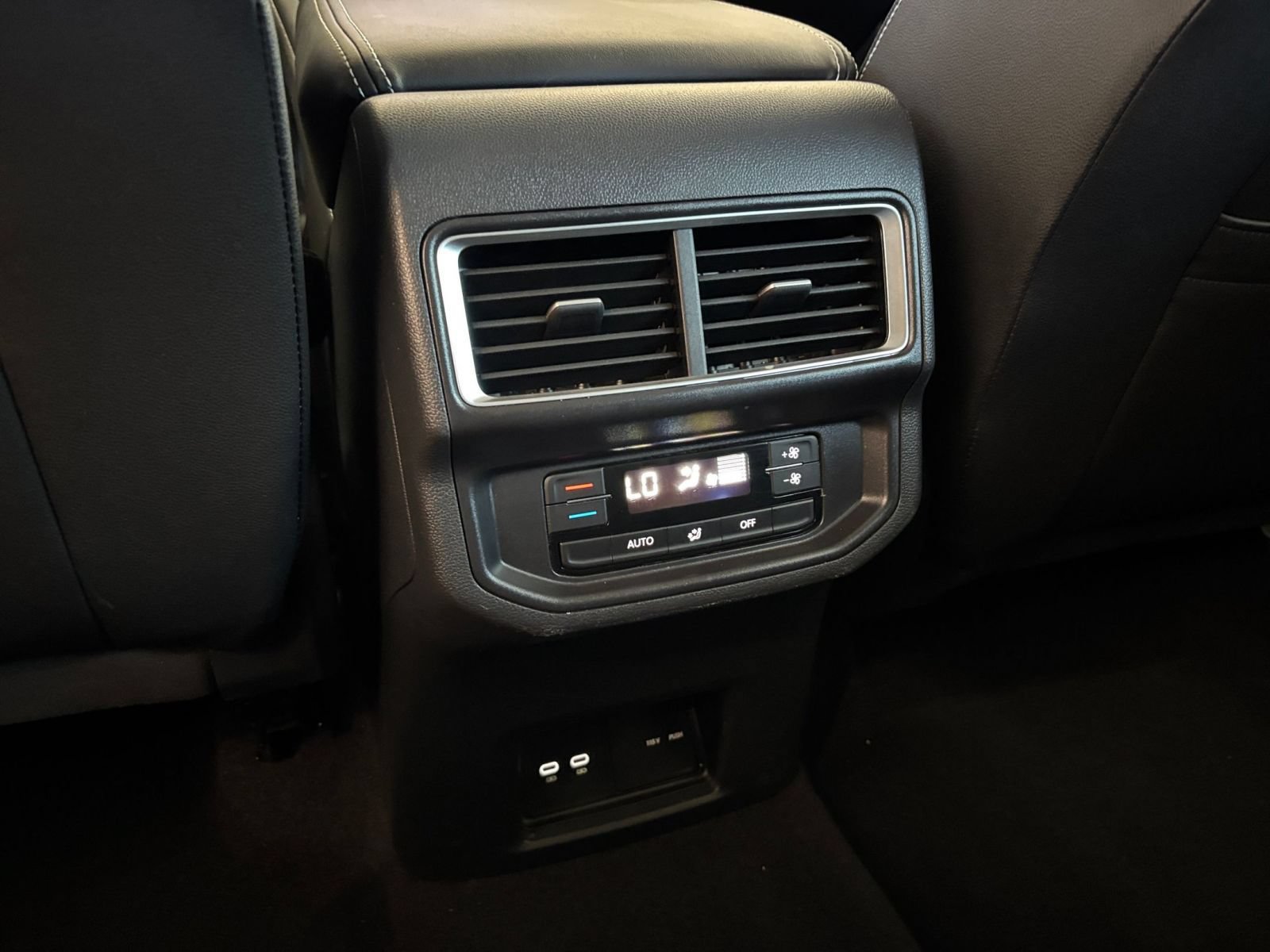 Used 2026 Volkswagen Atlas SE AWD/4WD image 20
