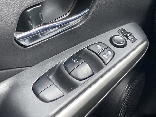 Used 2019 Nissan Kicks SR w/ SR Premium Package image 21