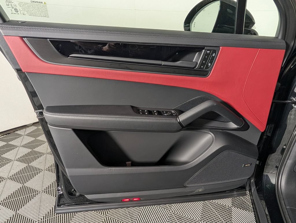 New 2026 Porsche Cayenne GTS AWD/4WD image 25