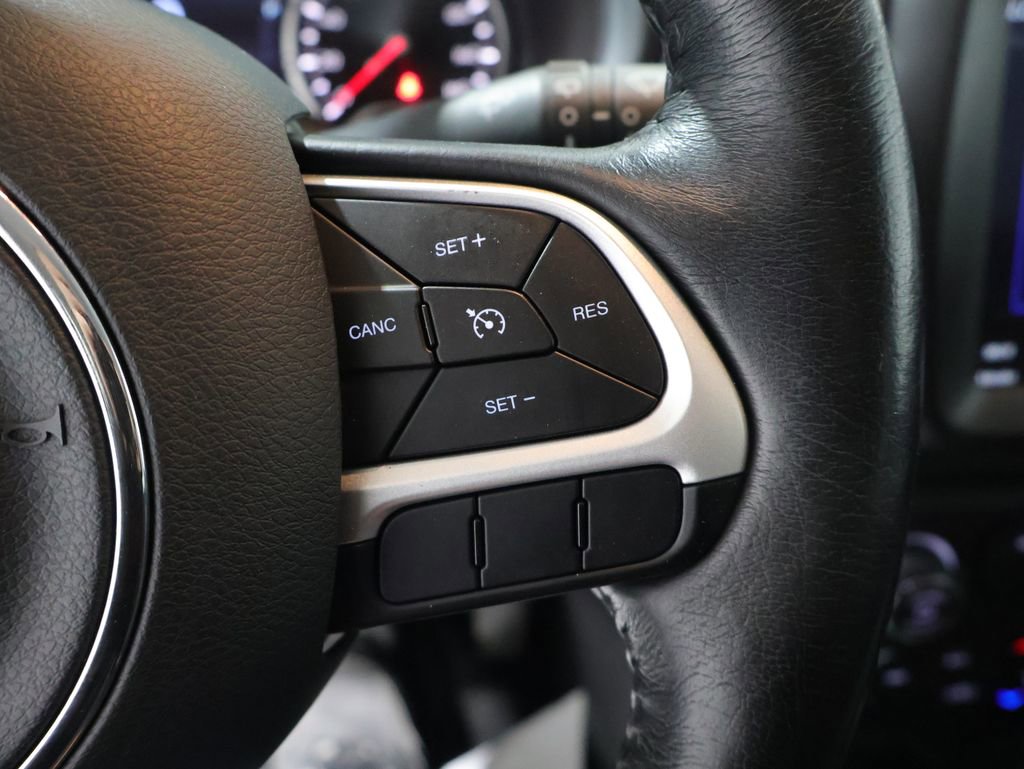Used 2018 Jeep Renegade Latitude w/ UConnect 8.4 Nav Group AWD/4WD image 40
