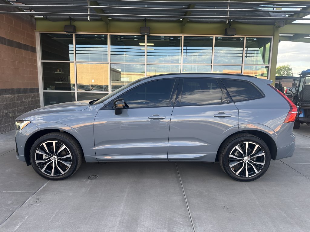 Used 2023 Volvo XC60 B5 Plus w/ Climate Package AWD/4WD image 6