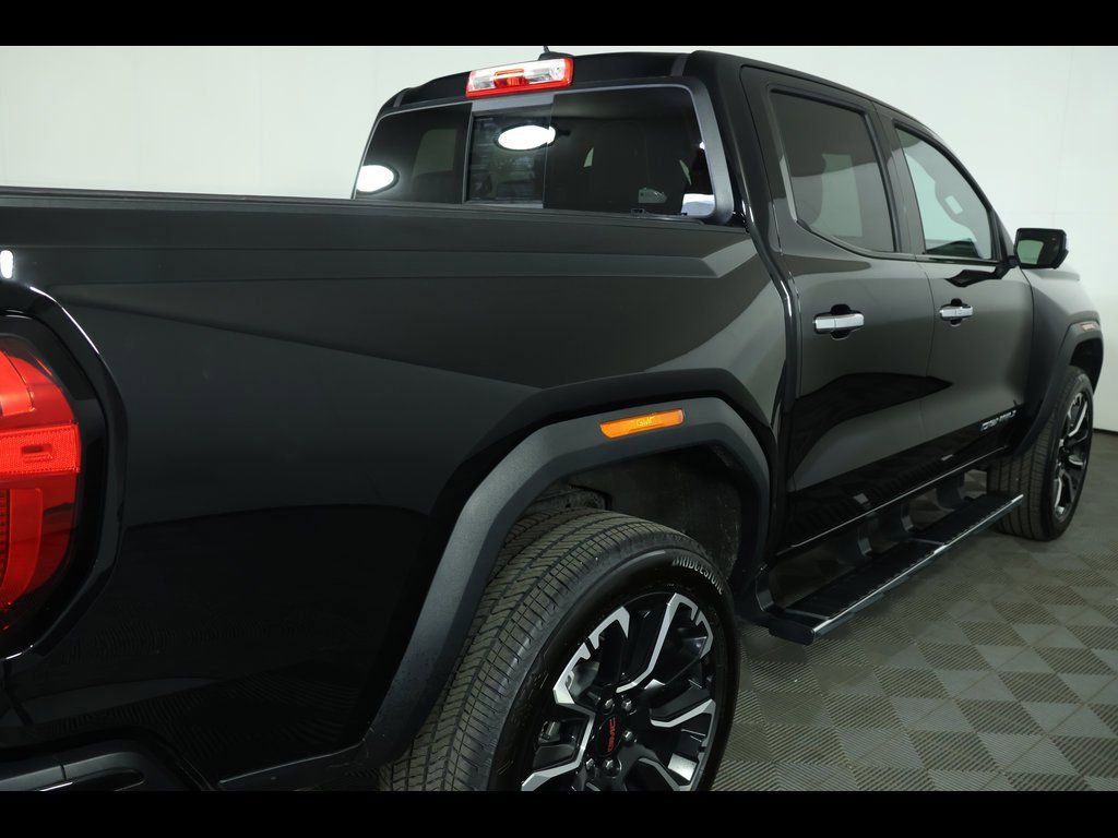 Used 2023 GMC Canyon Denali image 18
