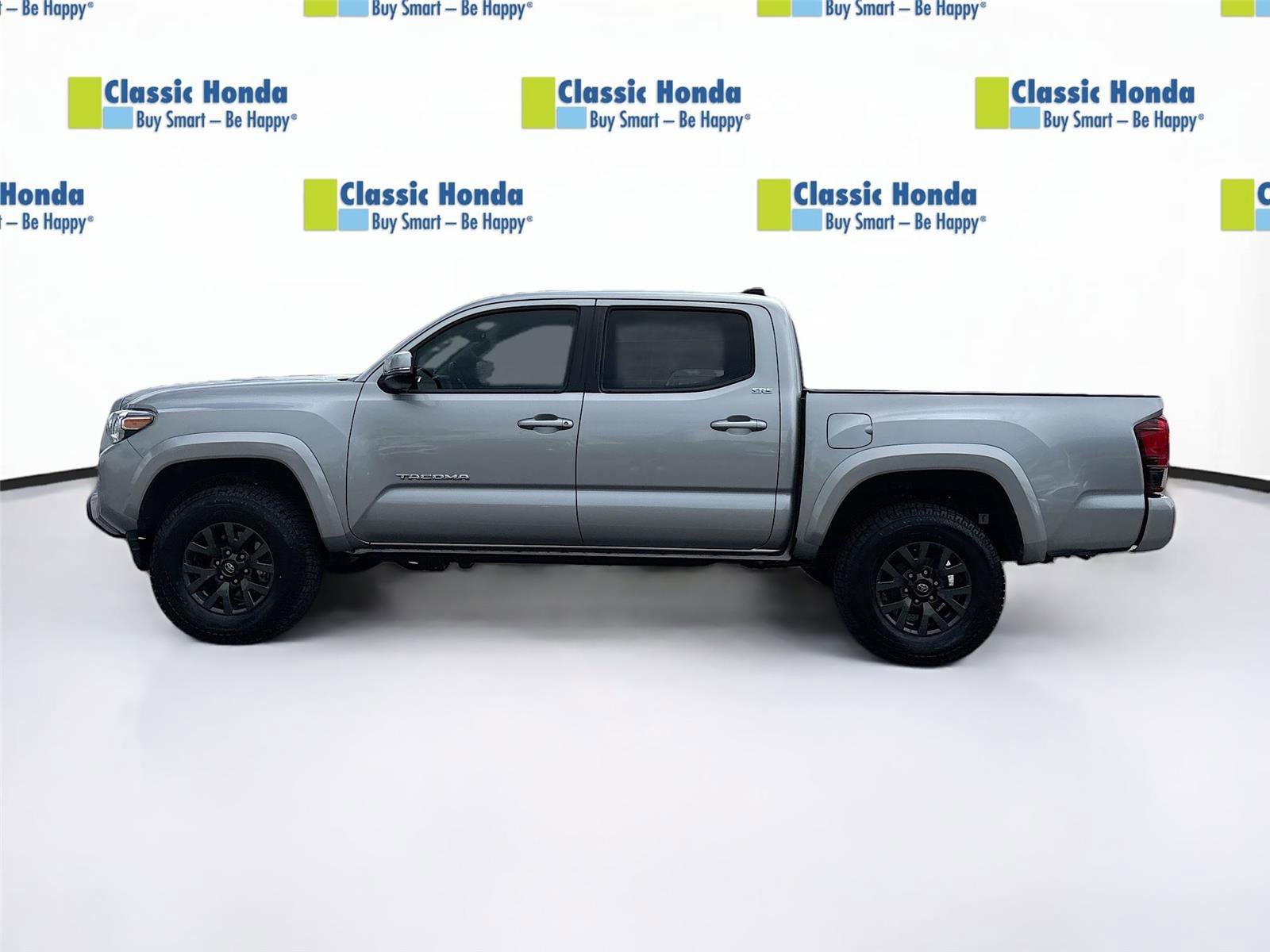 Used 2023 Toyota Tacoma SR5 w/ Technology Package AWD/4WD image 4
