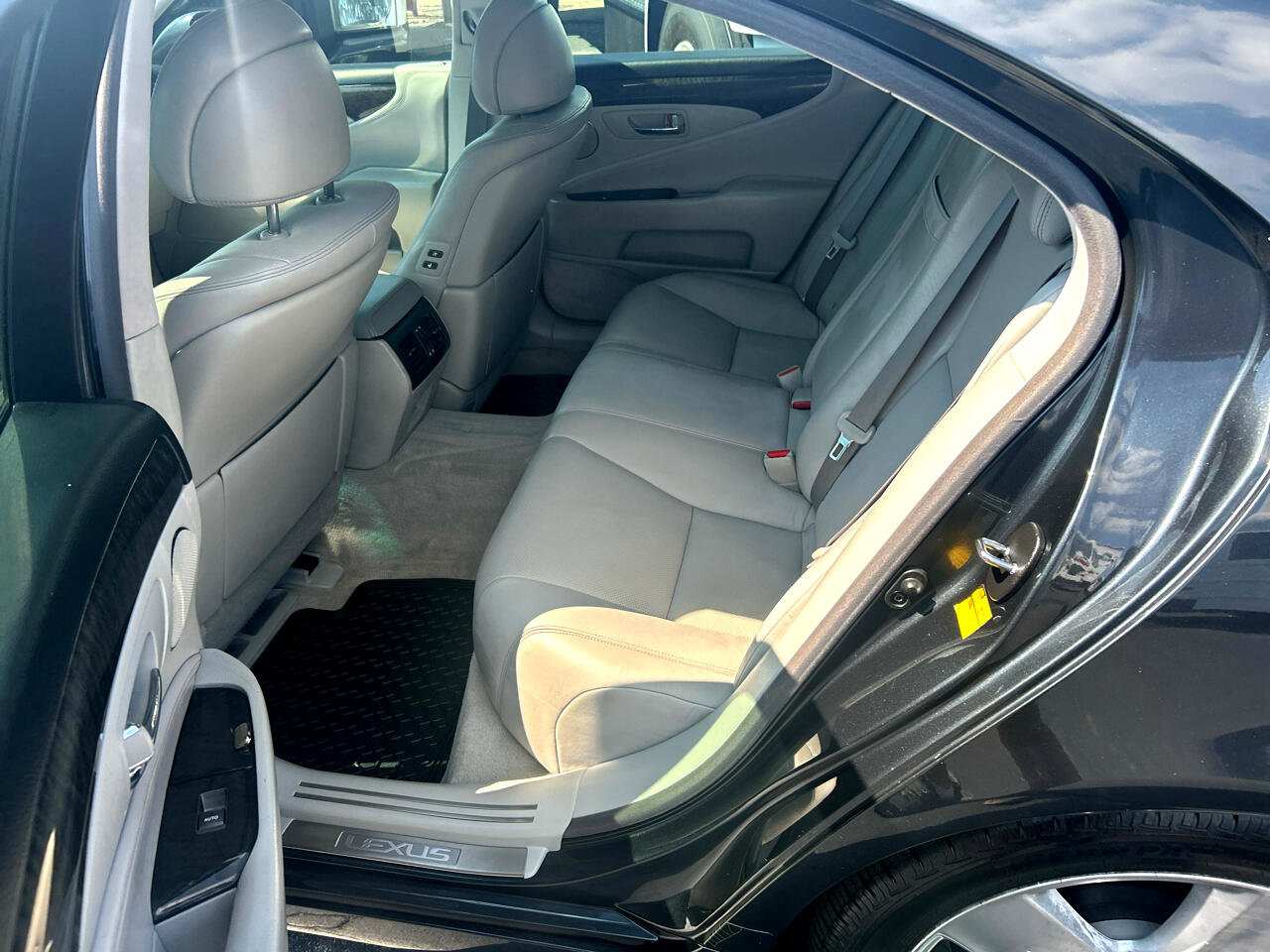 Used 2011 Lexus LS 460 image 10