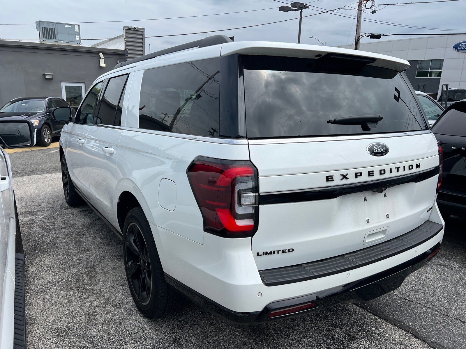 Used 2023 Ford Expedition Max Limited AWD/4WD image 8