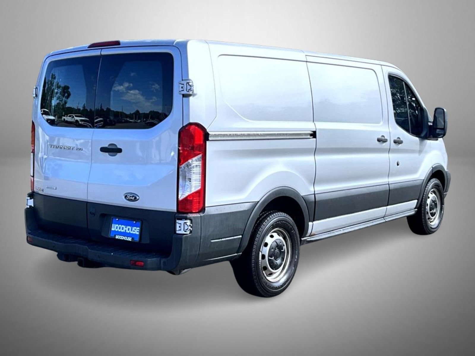 Used 2017 Ford Transit 150 130 Low Roof RWD image 5