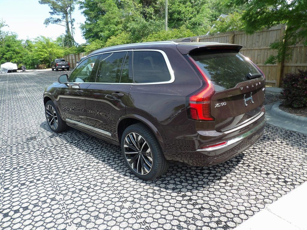New 2025 Volvo XC90 T8 Plus w/ Protection Package Premier image 7