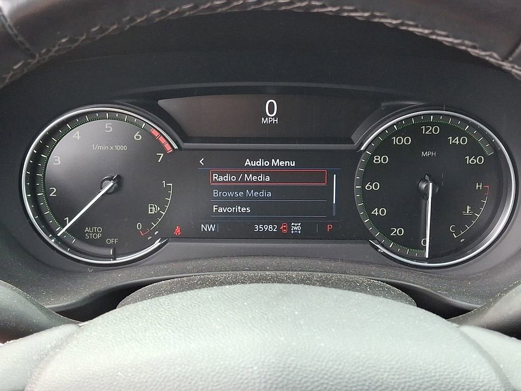 Used 2023 Cadillac XT4 Luxury w/ Cold Weather Package AWD/4WD image 19