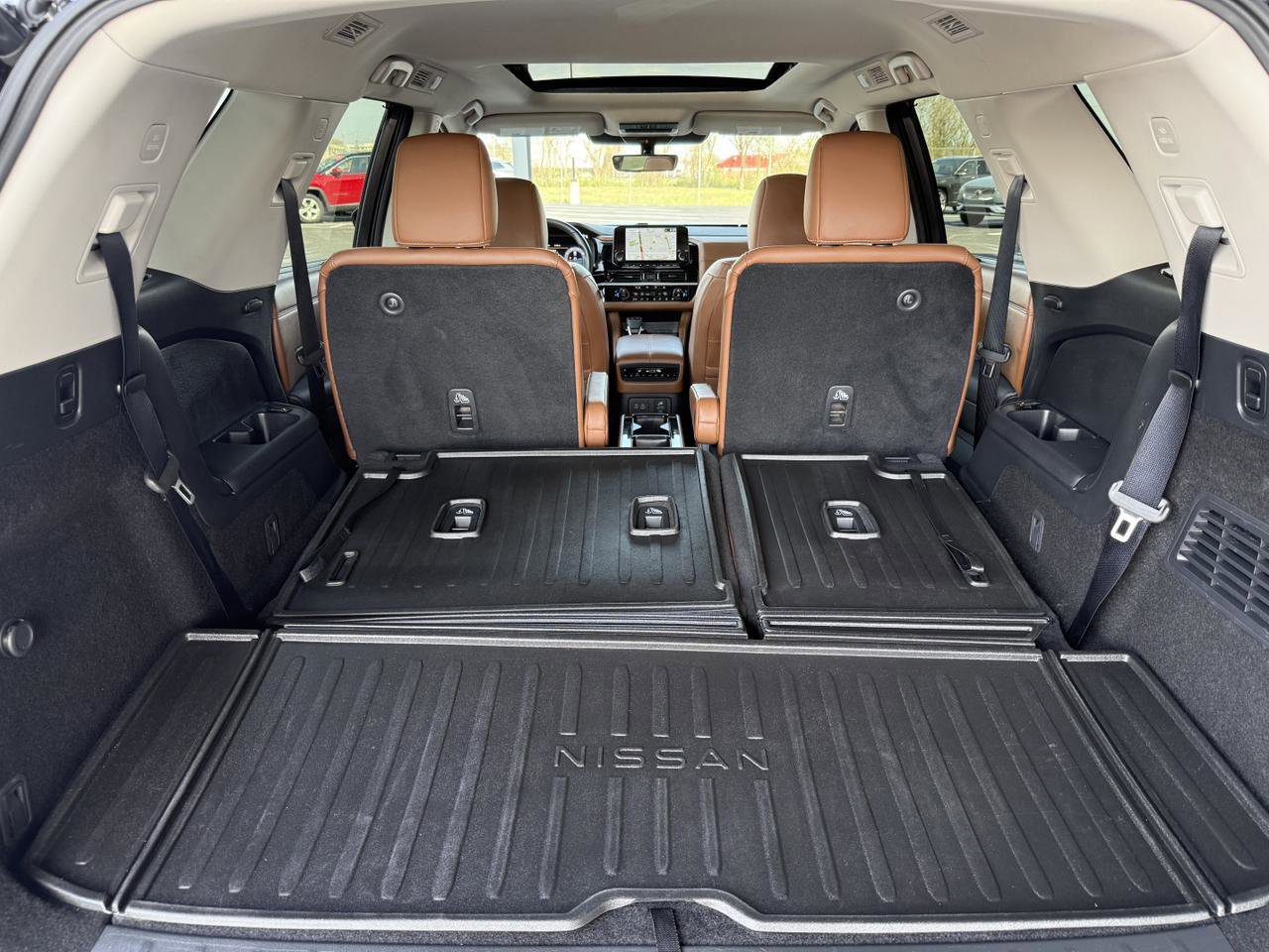 Used 2025 Nissan Pathfinder Platinum AWD/4WD image 47