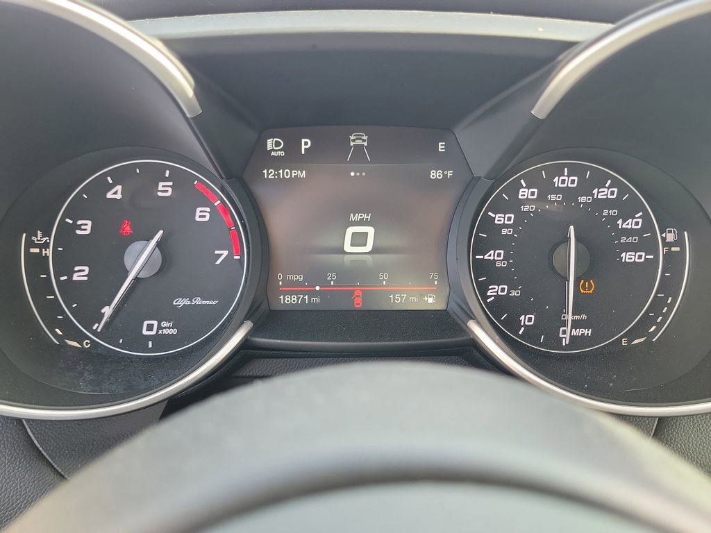 Used 2019 Alfa Romeo Giulia Ti w/ Quick Order Package 22Z Lusso image 25