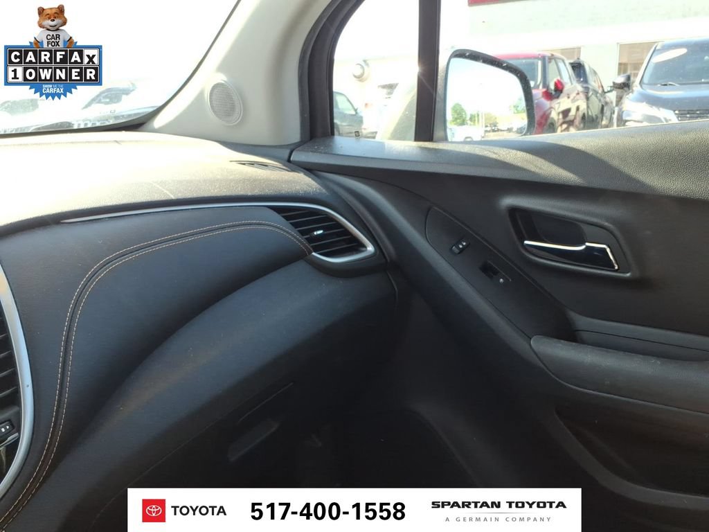 Used 2018 Chevrolet Trax LT w/ LT Convenience Package FWD image 20