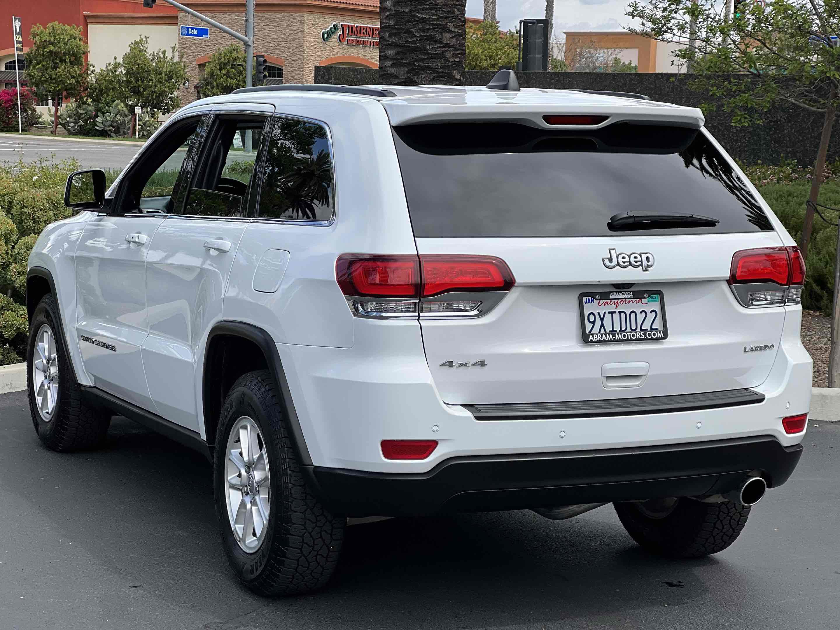 Used 2020 Jeep Grand Cherokee Laredo image 15