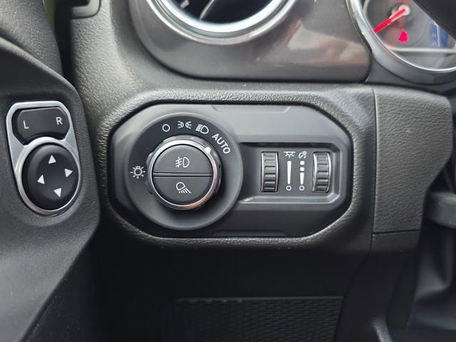 Used 2022 Jeep Gladiator Rubicon w/ LED Lighting Group AWD/4WD image 29