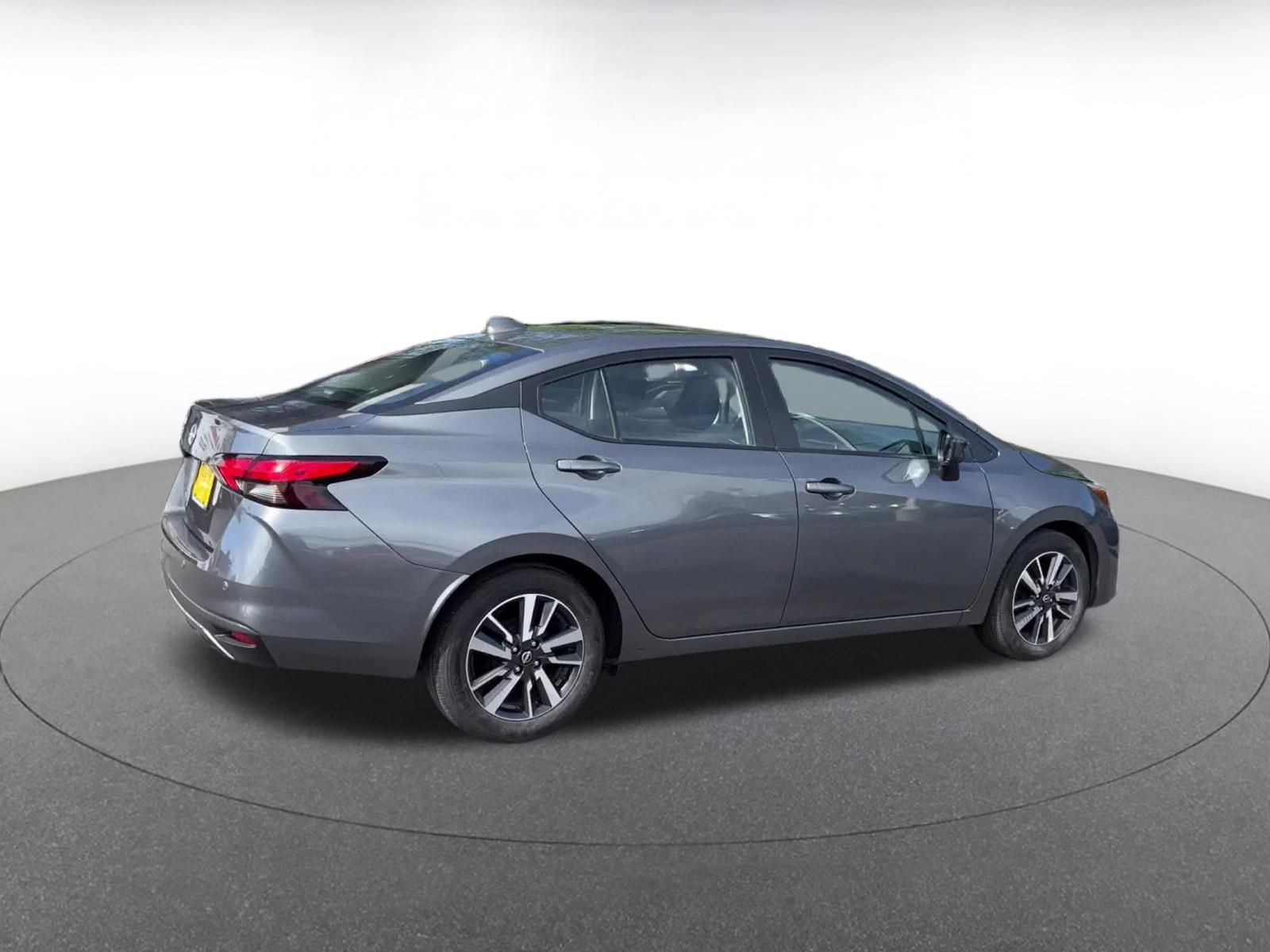 Used 2025 Nissan Versa SV FWD image 15