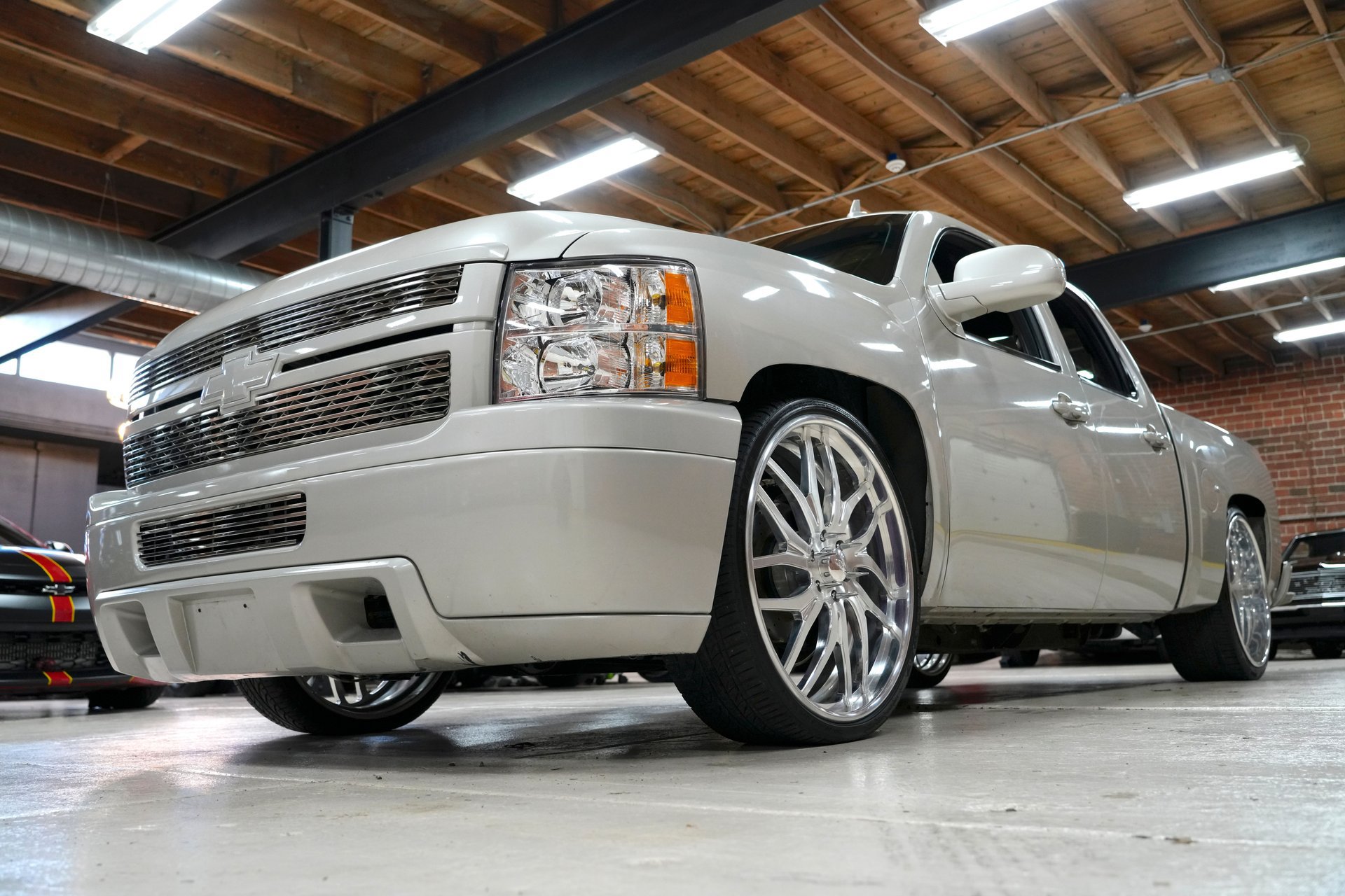 Used 2009 Chevrolet Silverado 1500 LT w/ Texas Edition RWD image 2