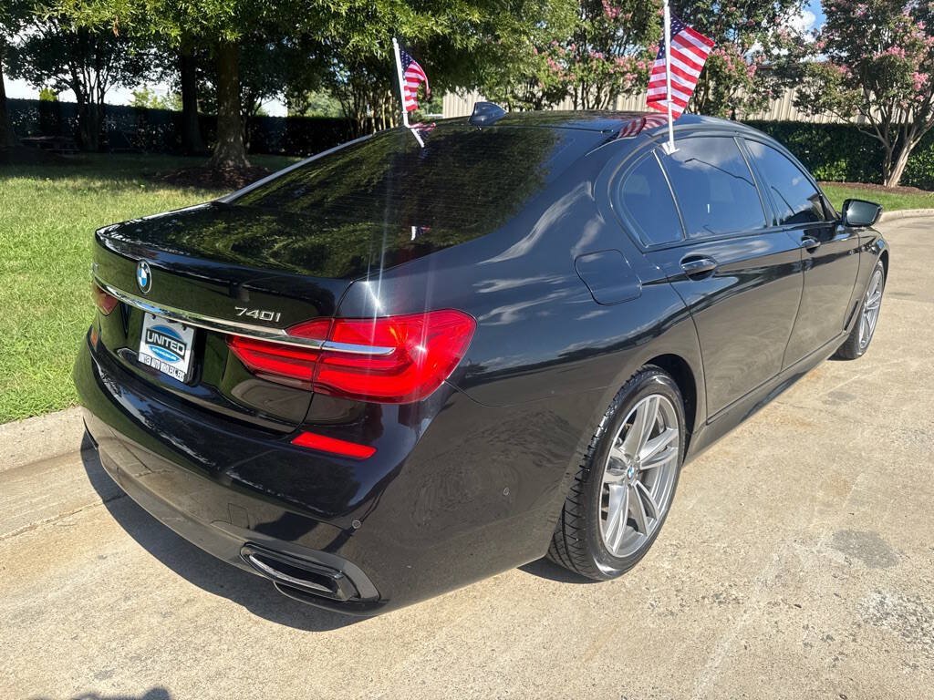Used 2019 BMW 740i xDrive w/ Executive Package AWD/4WD image 3