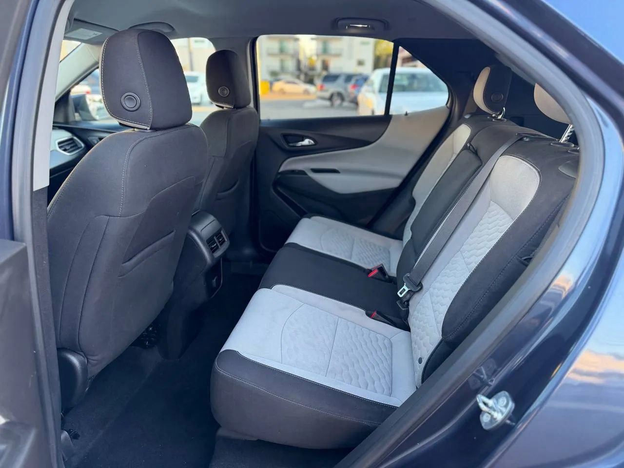 Used 2018 Chevrolet Equinox LT image 22