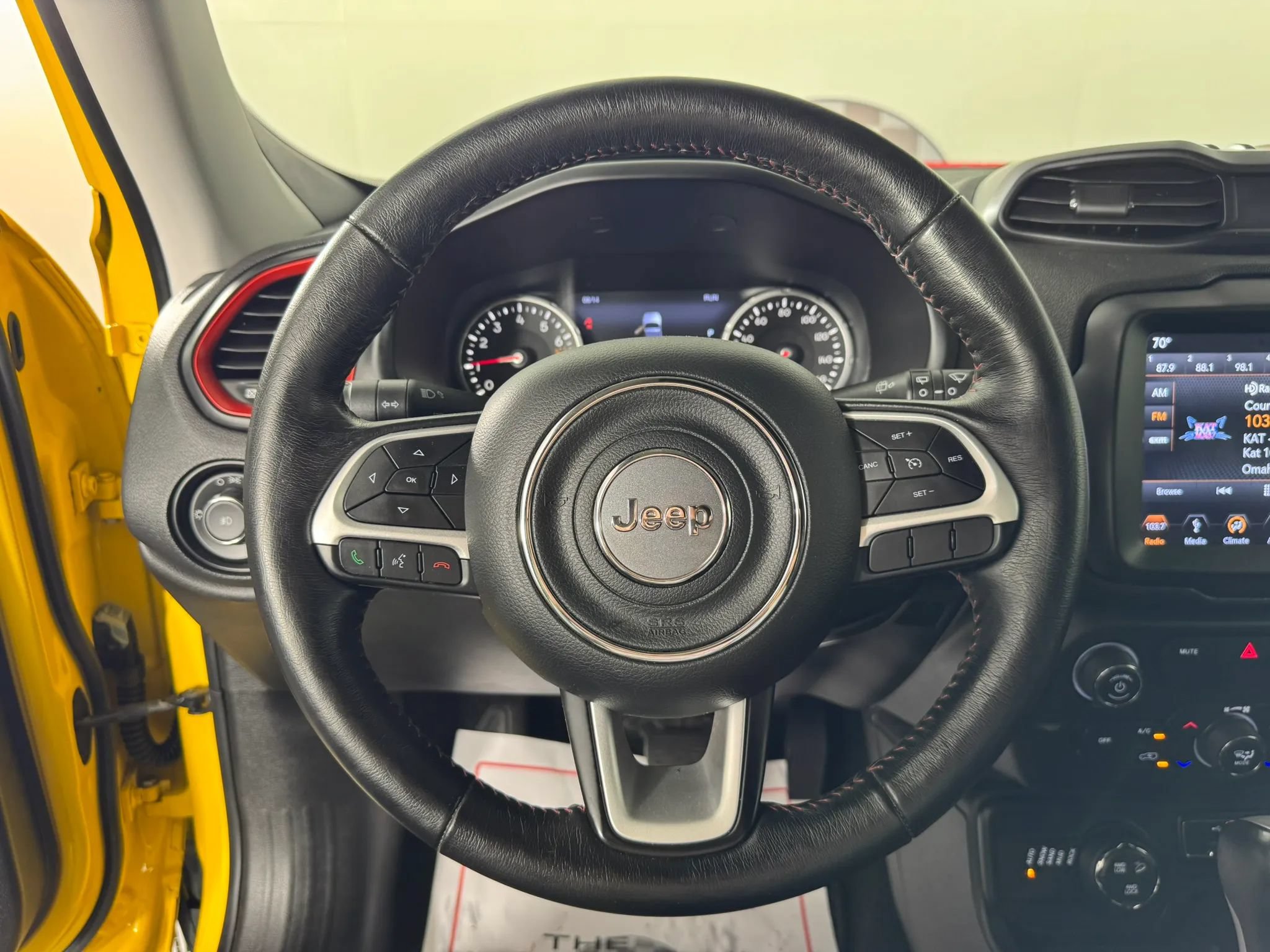 Used 2018 Jeep Renegade Trailhawk w/ UConnect 8.4 Nav Group AWD/4WD image 13