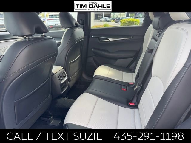 Certified 2025 INFINITI QX55 Luxe w/ Cargo Package AWD/4WD image 15