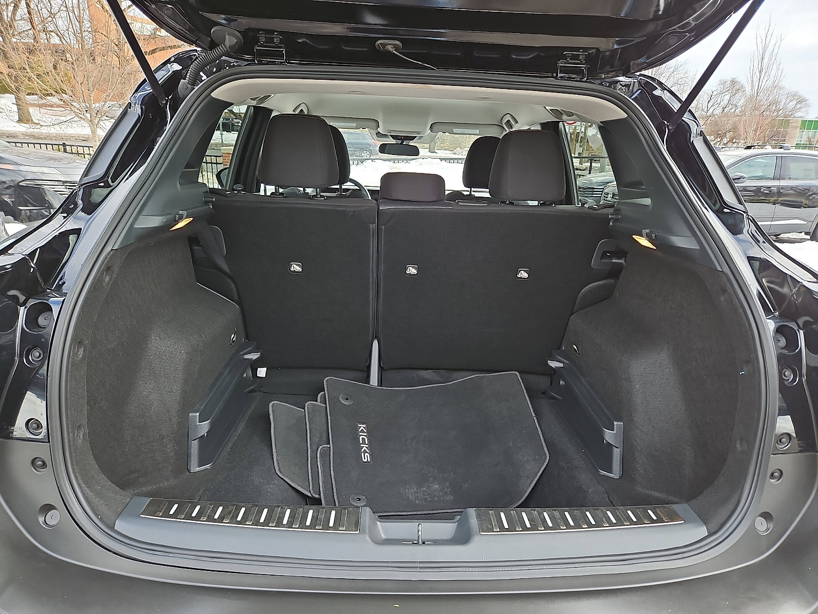 Certified 2025 Nissan Kicks SV w/ Illumination Package image 29