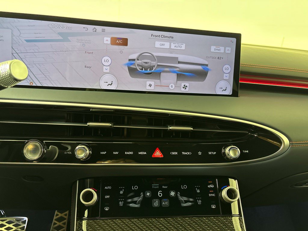 New 2027 Genesis GV70 3.5T Prestige AWD/4WD image 33