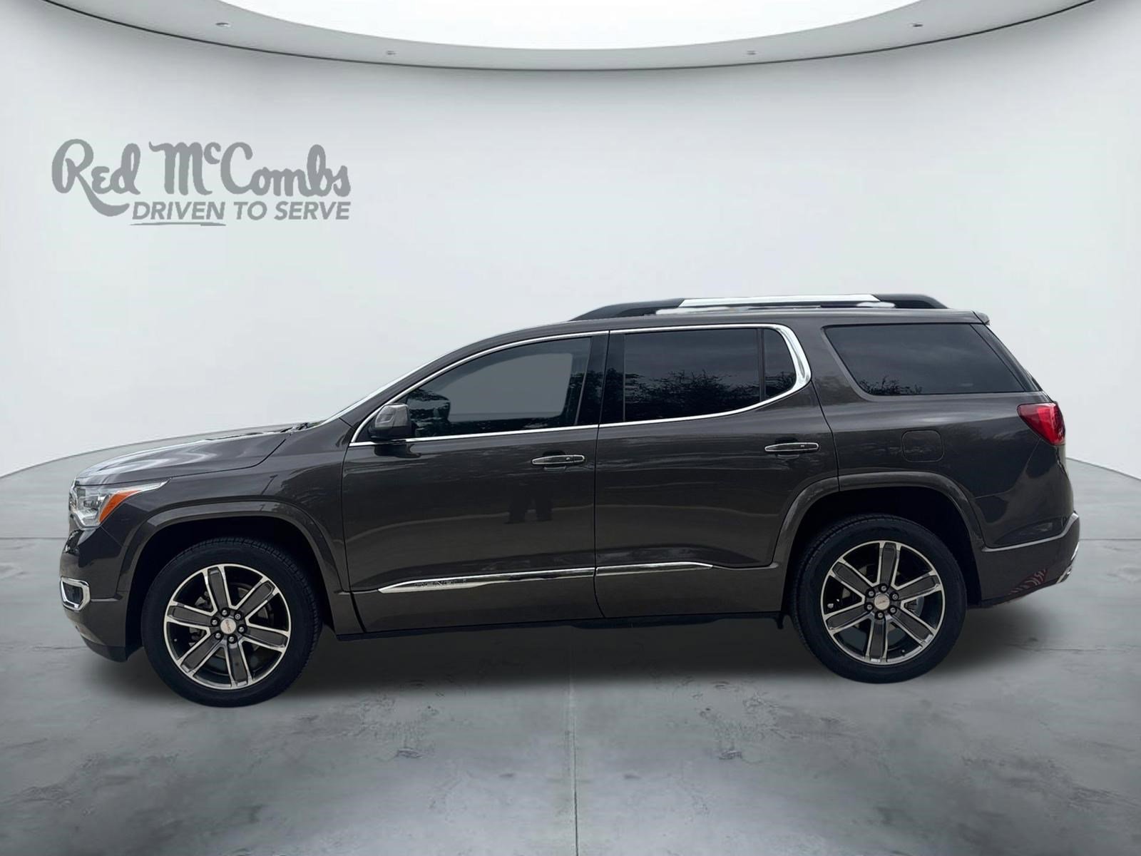 Used 2019 GMC Acadia Denali w/ Technology Package image 2