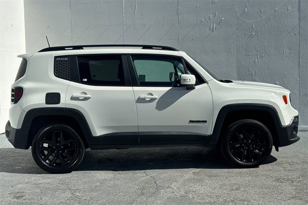 Used 2018 Jeep Renegade Altitude image 3