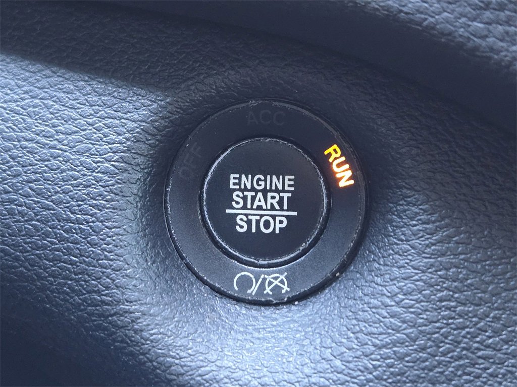 Used 2020 Jeep Cherokee Latitude Plus w/ Comfort/Convenience Group image 23