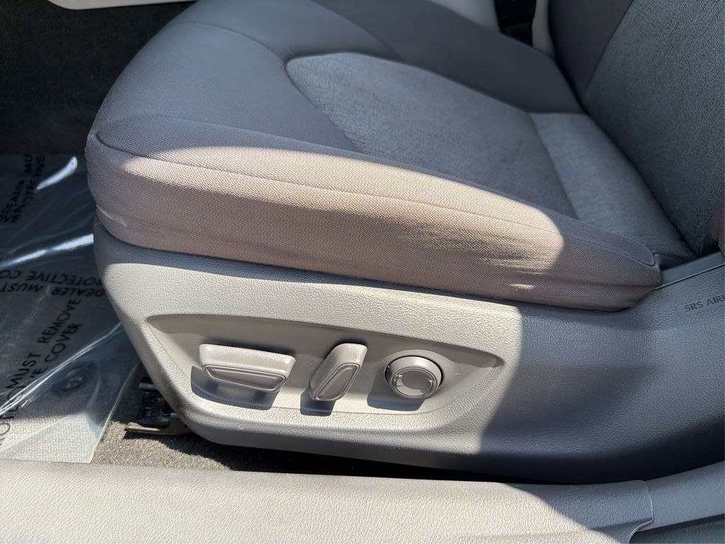 Used 2020 Toyota Camry LE image 18