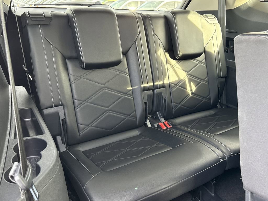 Used 2024 Volkswagen Atlas SE image 24