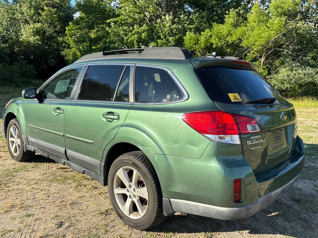 Used 2014 Subaru Outback 2.5i Limited w/ Moonroof Package AWD/4WD image 9