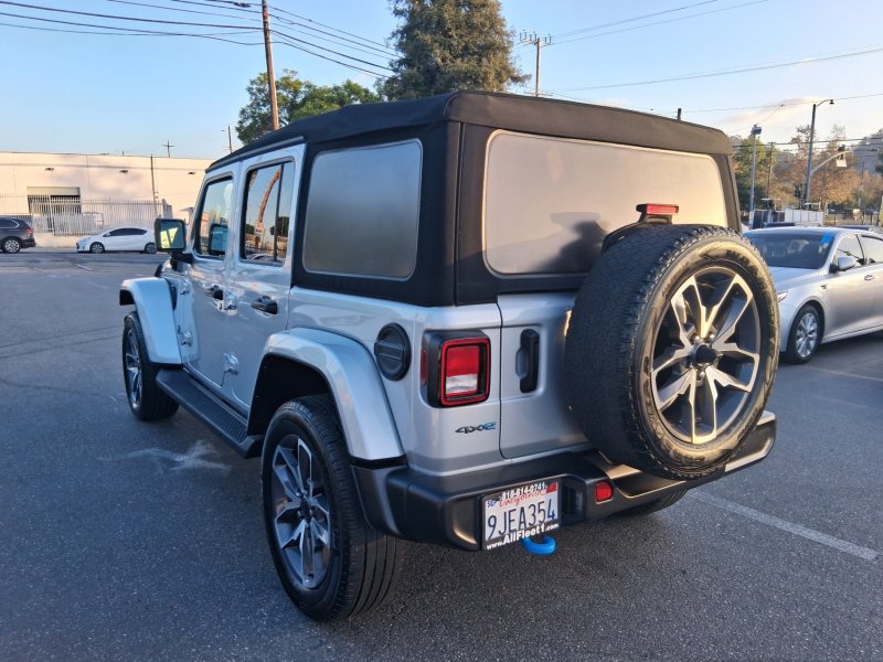 Used 2024 Jeep Wrangler Unlimited AWD/4WD image 5