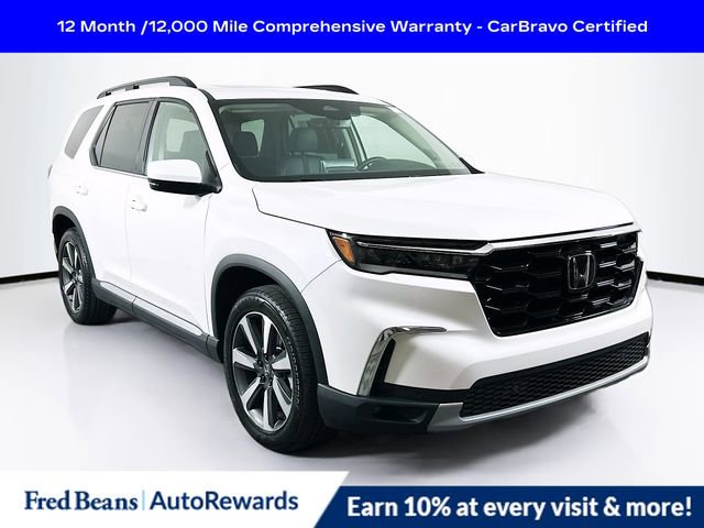 Used 2025 Honda Pilot Touring image 1