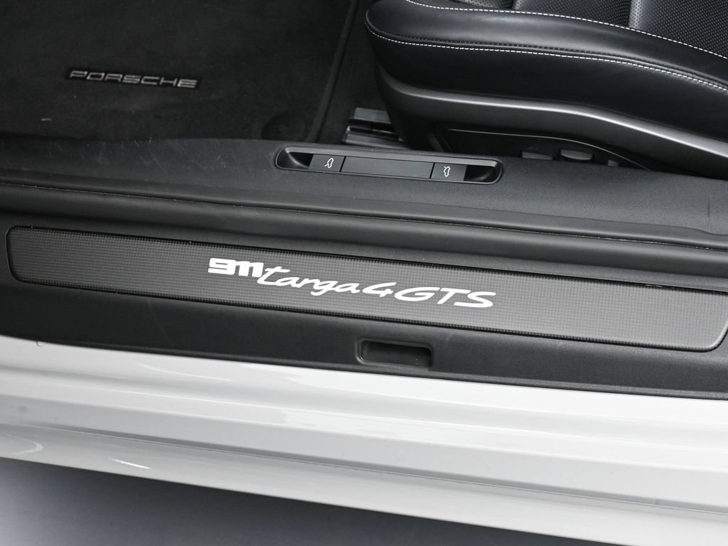 Certified 2023 Porsche 911 Targa 4 GTS AWD/4WD image 17