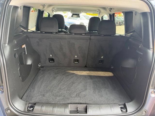 Used 2023 Jeep Renegade Latitude AWD/4WD image 28