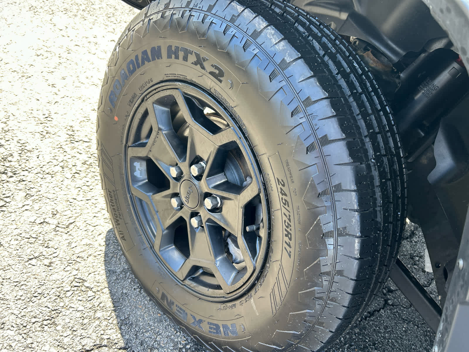 Used 2023 Jeep Wrangler Unlimited w/ Cold Weather Group image 17