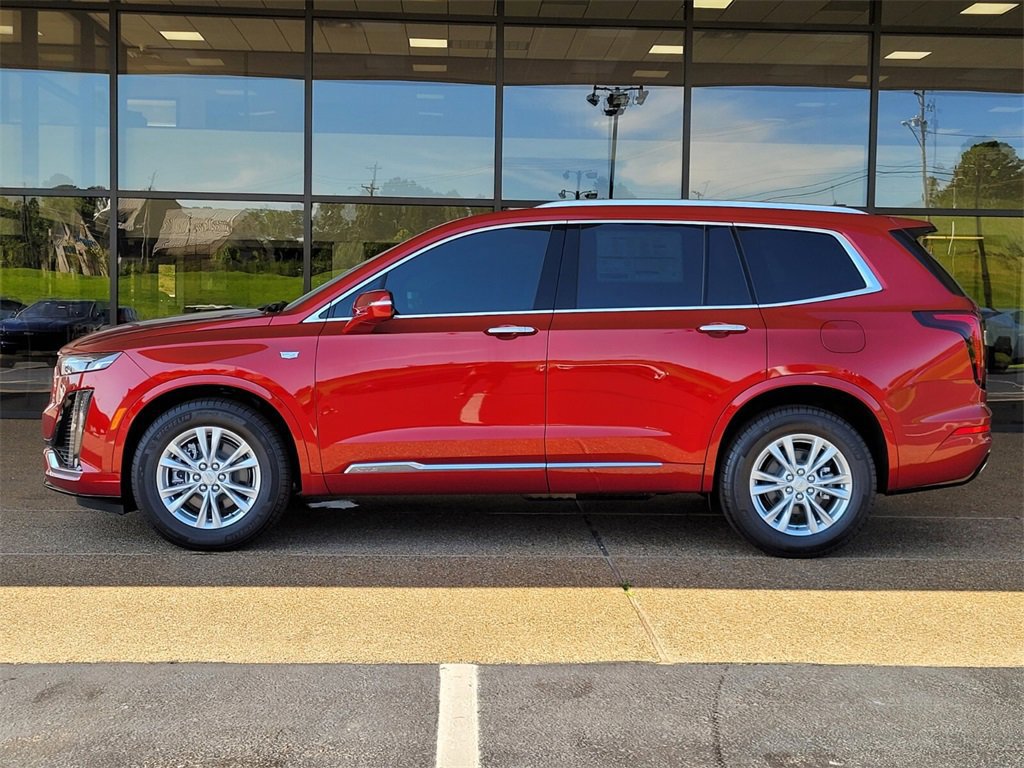 New 2025 Cadillac XT6 Luxury image 2