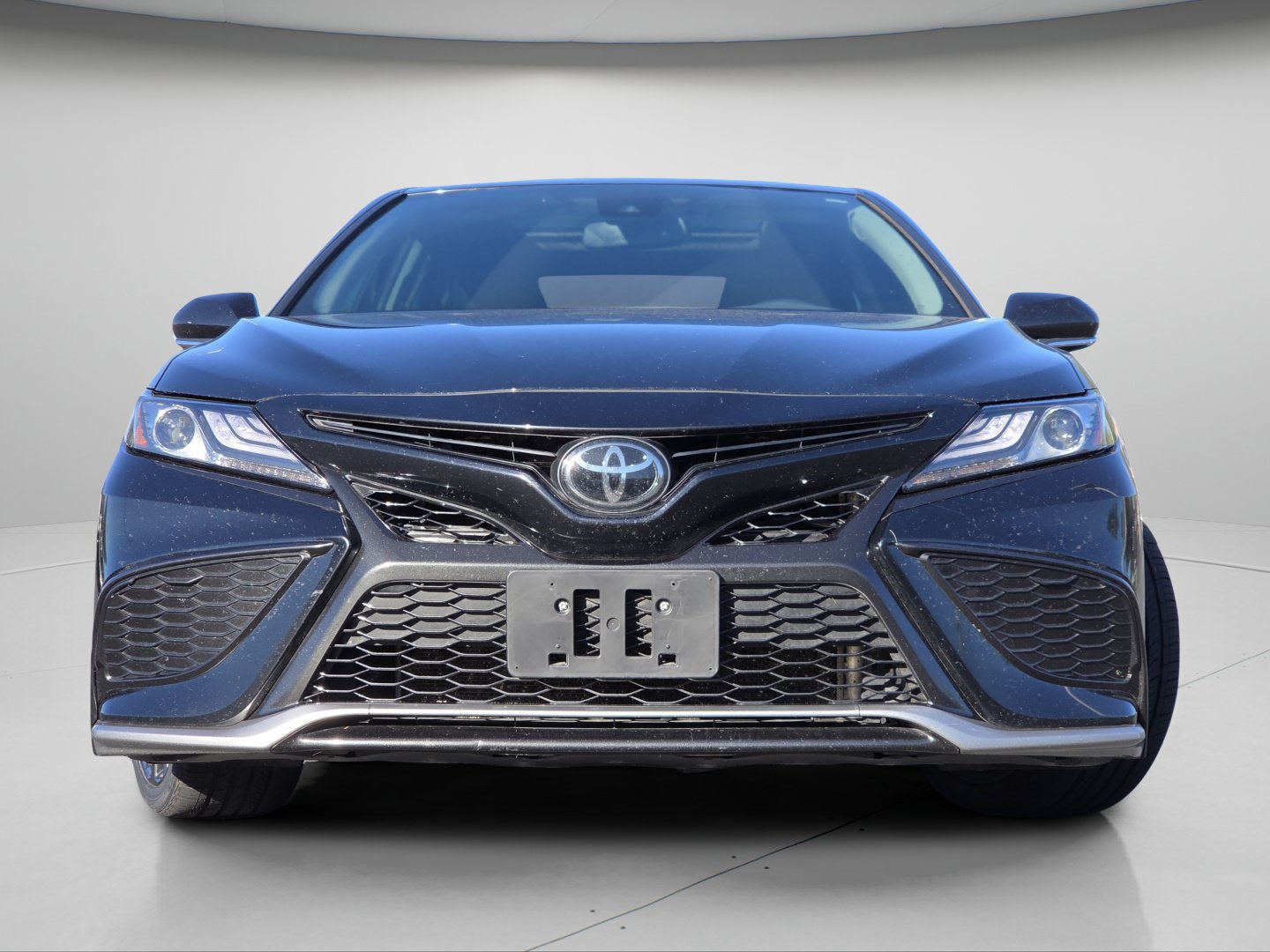 Used 2023 Toyota Camry XSE w/ Cold Weather Package AWD/4WD image 3