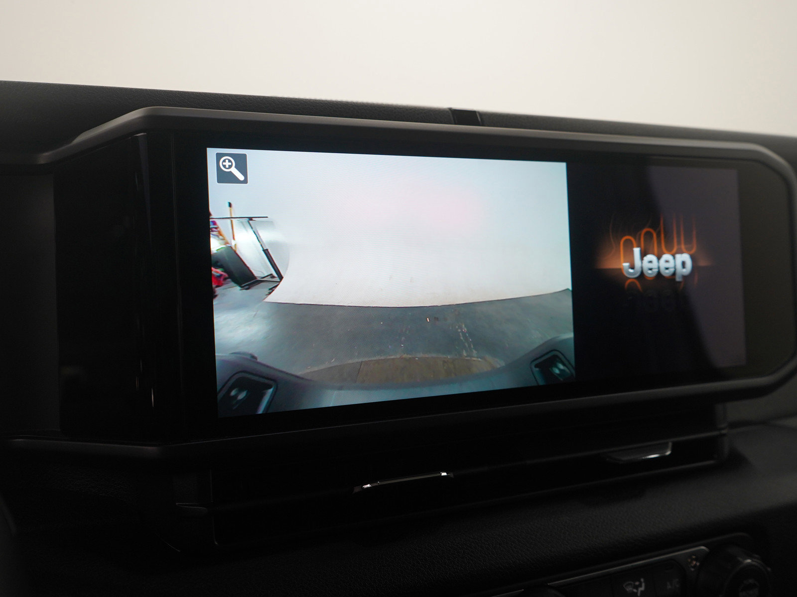 Used 2025 Jeep Gladiator Sport image 22