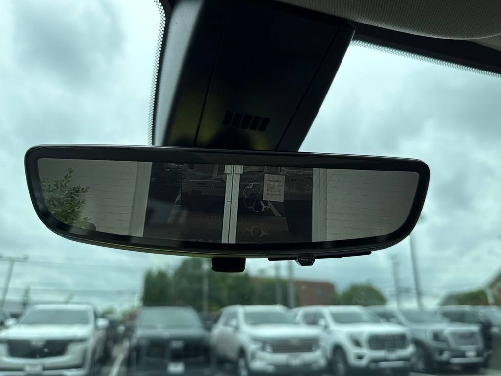 Used 2021 GMC Acadia Denali w/ Denali Technology Package FWD image 30