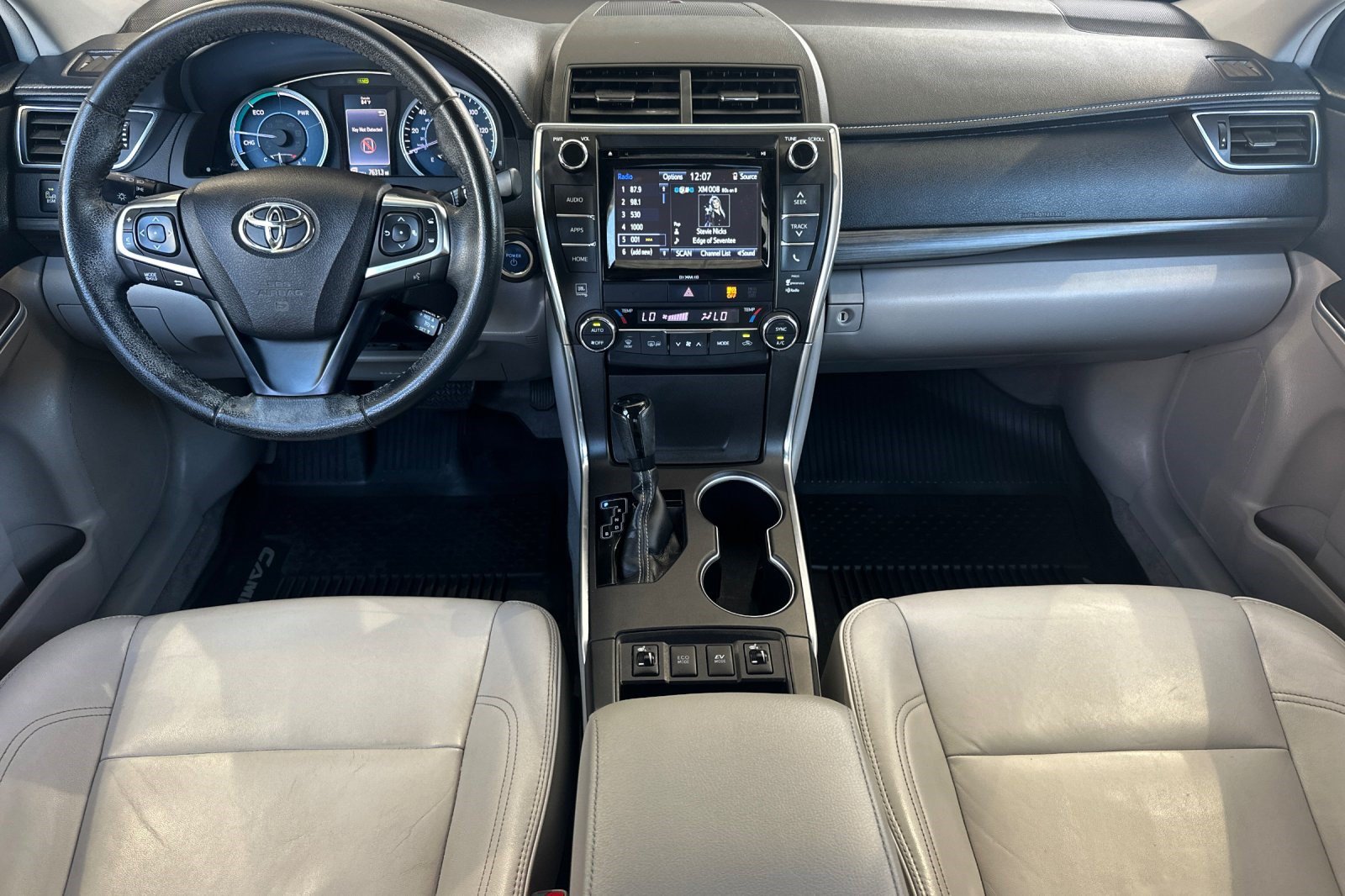 Used 2017 Toyota Camry XLE w/ Moonroof Package FWD image 17
