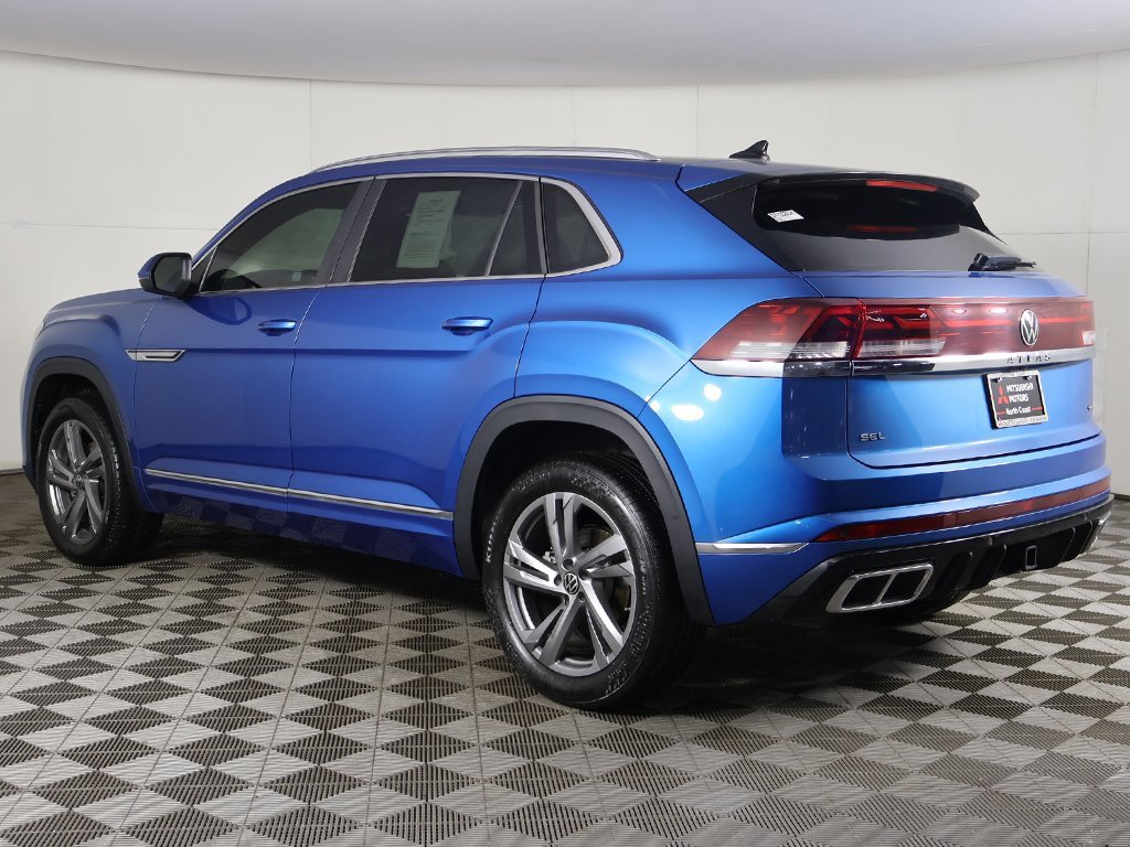 Used 2024 Volkswagen Atlas Cross Sport SEL R-Line image 11