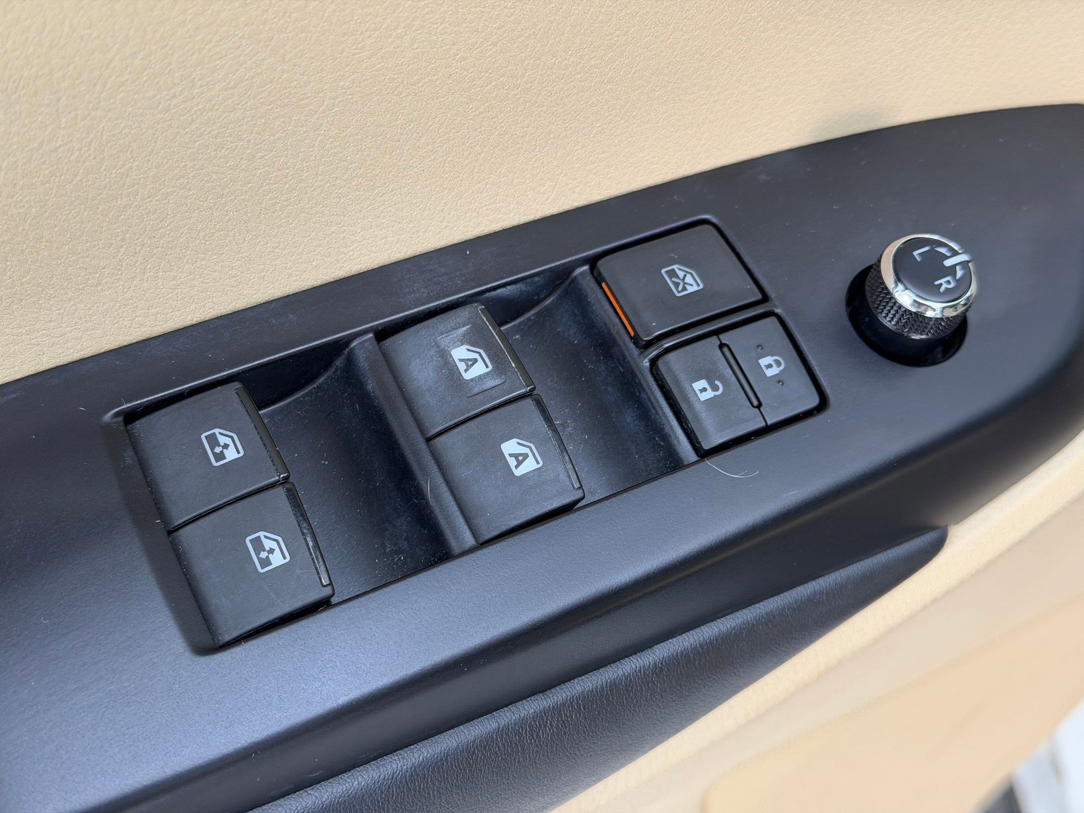 Used 2018 Toyota Highlander XLE image 23