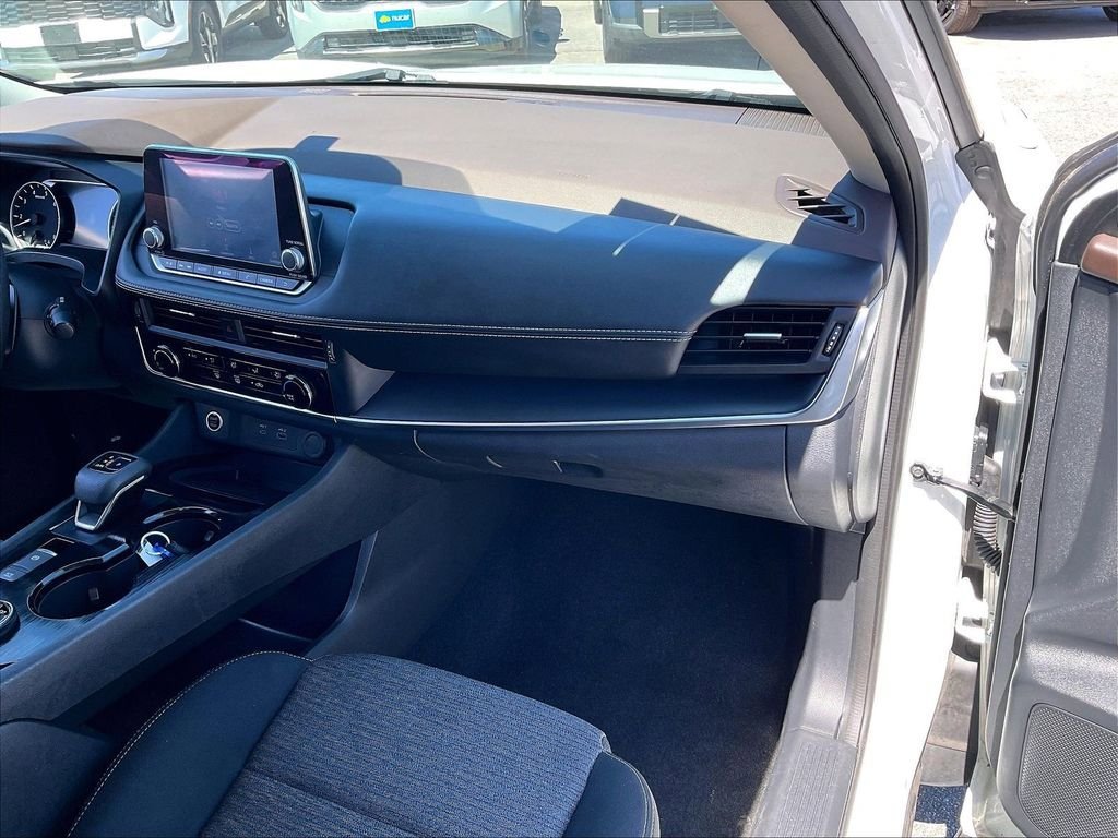 Used 2021 Nissan Rogue S AWD/4WD image 12