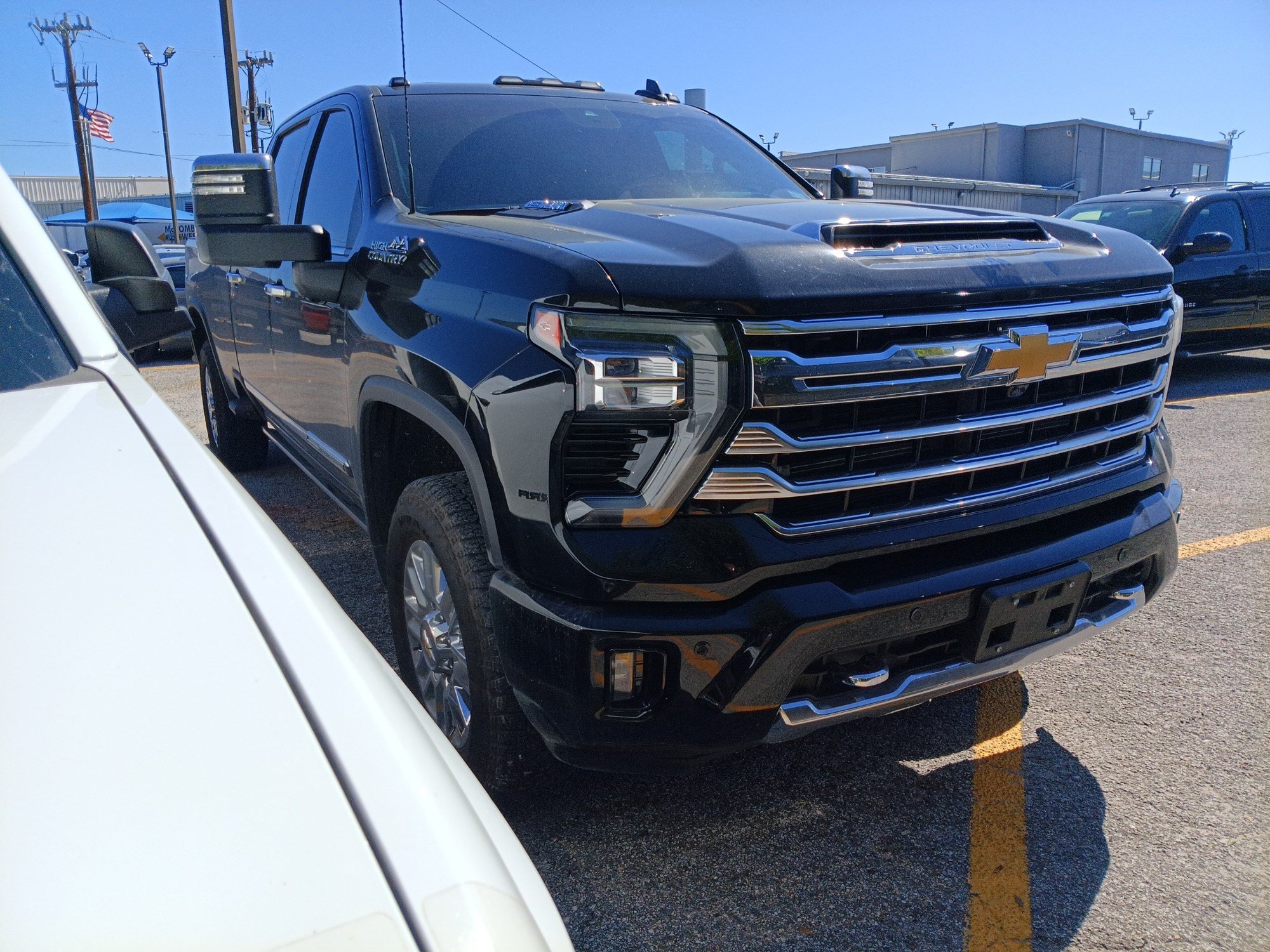 Used 2024 Chevrolet Silverado 3500 High Country w/ High Country Premium Package AWD/4WD image 3