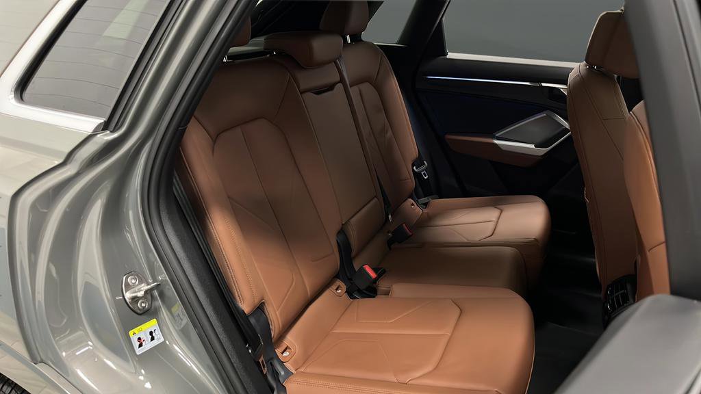 Used 2024 Audi Q3 2.0T Premium Plus w/ Premium Plus Package image 24