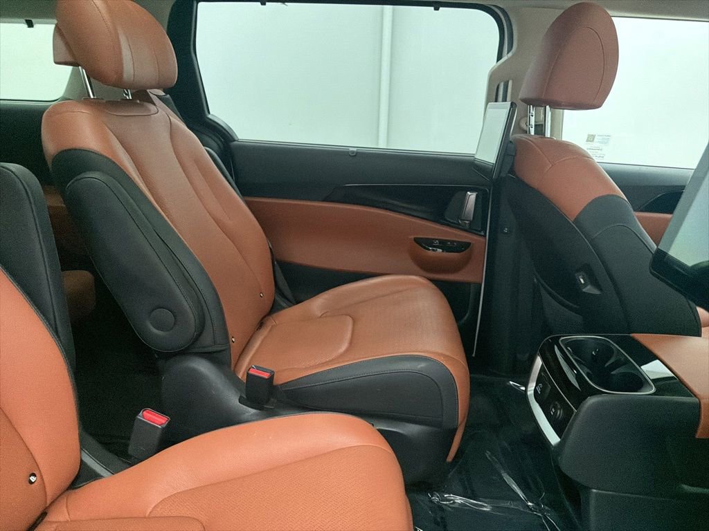 Used 2023 Kia Carnival SX Prestige FWD image 29