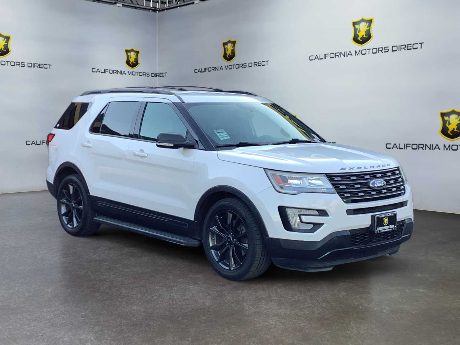 Used 2017 Ford Explorer XLT w/ Equipment Group 202A FWD image 7