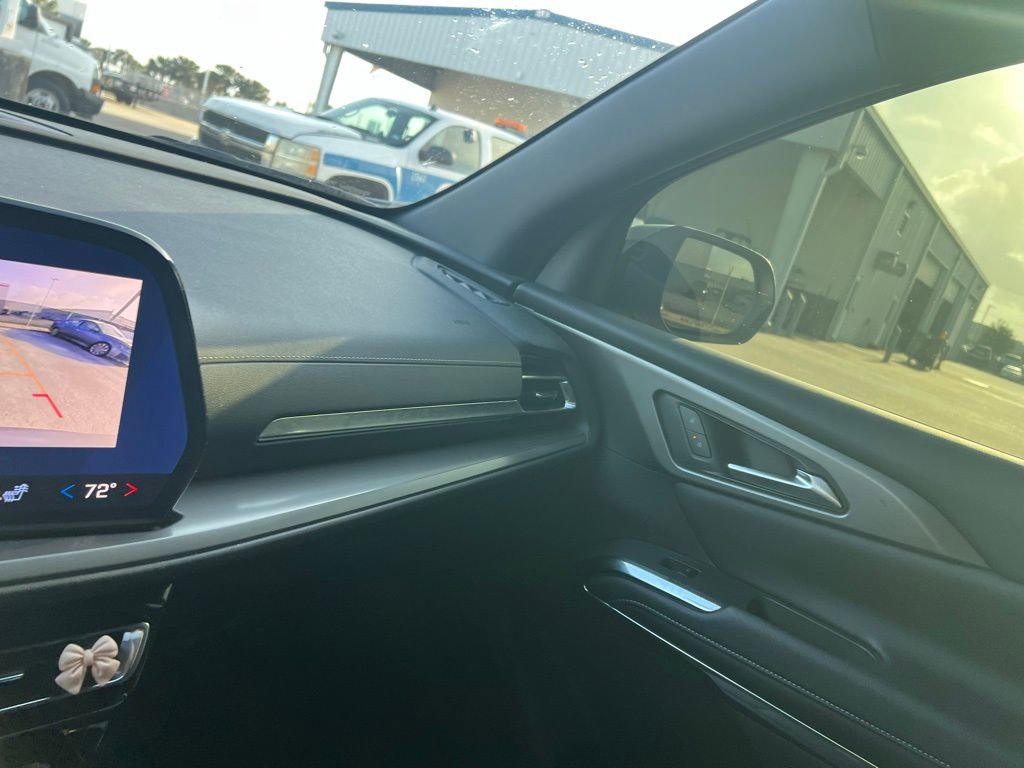 Used 2026 Chevrolet Traverse LT w/ Sun and Wheel Package FWD image 15