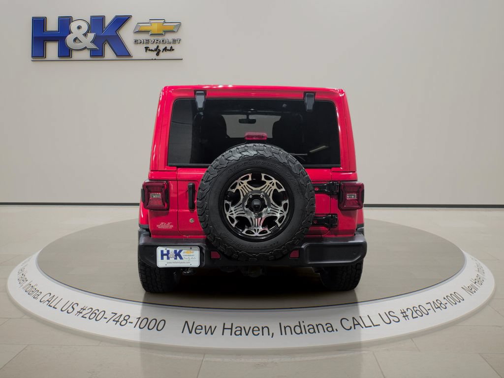 Used 2018 Jeep Wrangler Unlimited Sahara w/ Uconnect 4C Nav & Sound Group AWD/4WD image 5